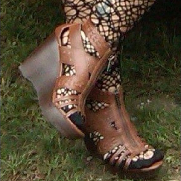 Strappy wedge heels - Picture 5 of 7